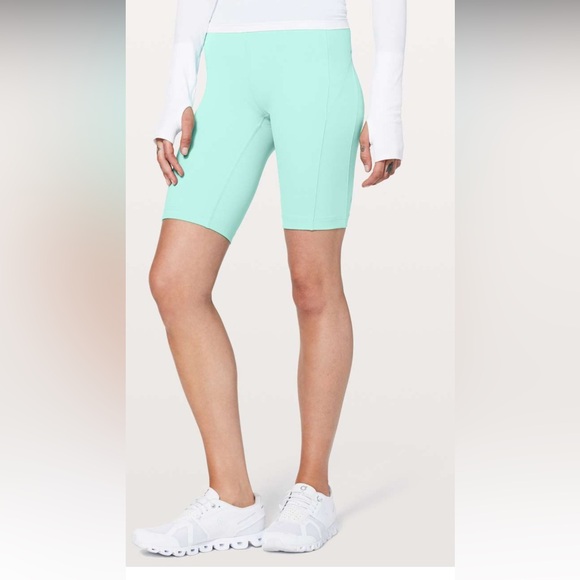 lululemon athletica Pants - Lululemon OnPace Shorts-EUC!